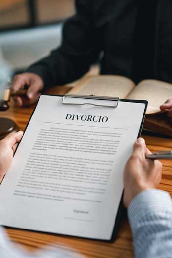 Abogados Expertos en Divorcios y Separaciones Abogados Expertos en Divorcios y Separaciones
